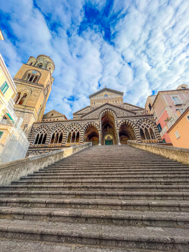 19 Things to Know Before Renting a Car in Naples in 2023