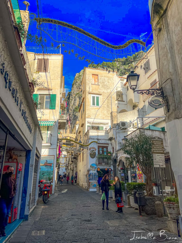 19 Things to Know Before Renting a Car in Naples in 2023
